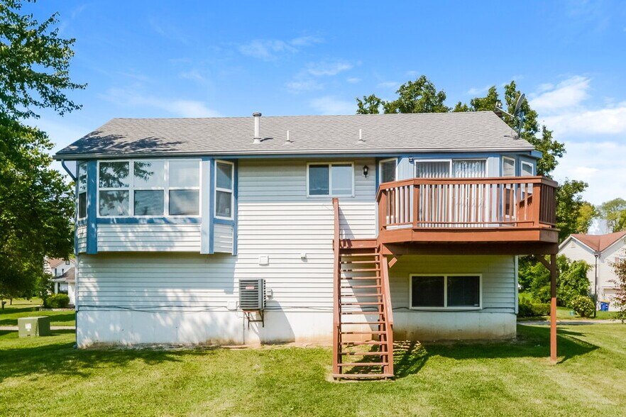 Building Photo - 14368 Jamestown Bay Dr