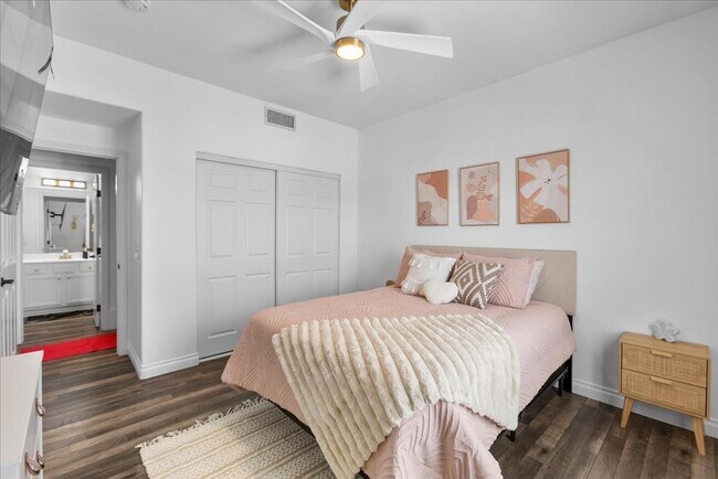 Building Photo - 10809 Garden Mist Dr