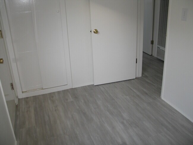 Building Photo - 1401 W Balboa Blvd