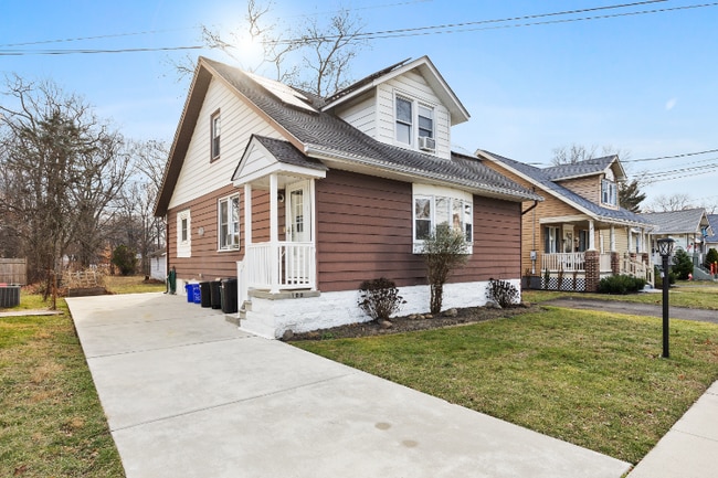 Building Photo - 106 Congress Ave