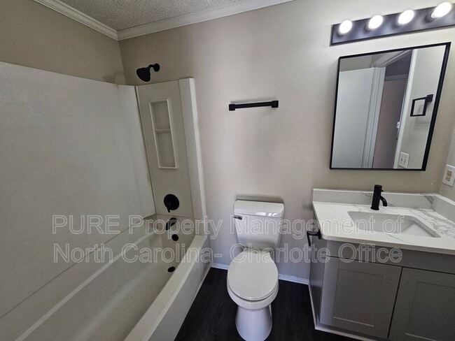 Building Photo - 9445 Lexington Cir