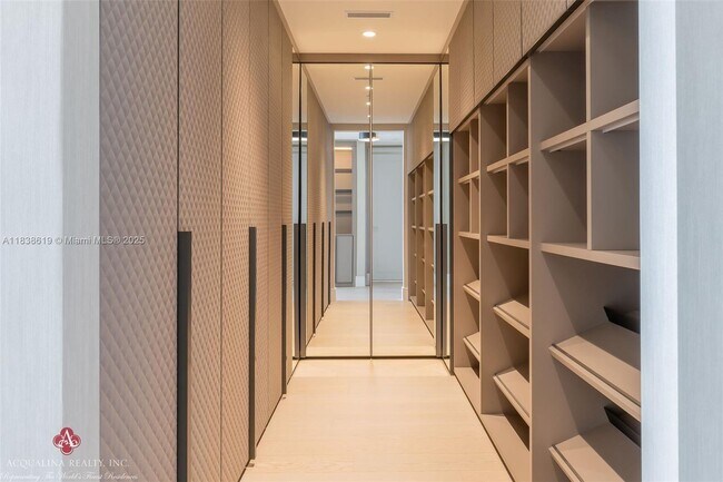 Building Photo - 17975 Collins Ave
