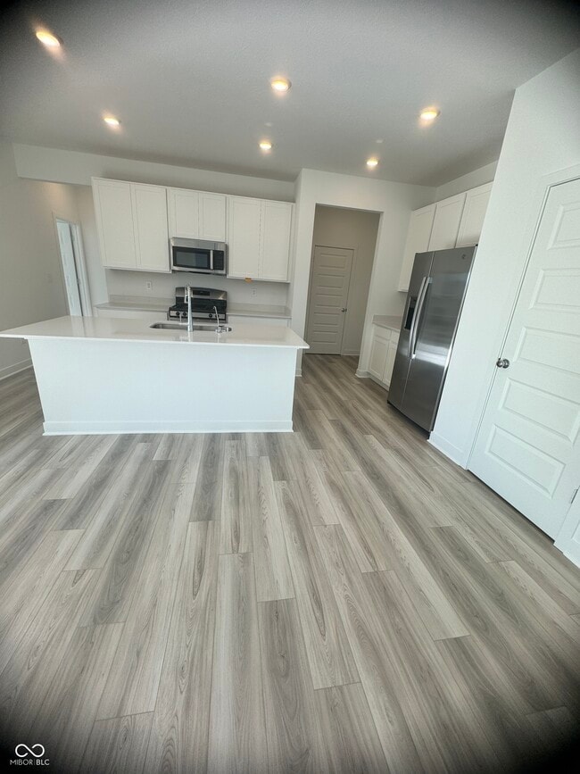 Building Photo - 9355 Kellner St