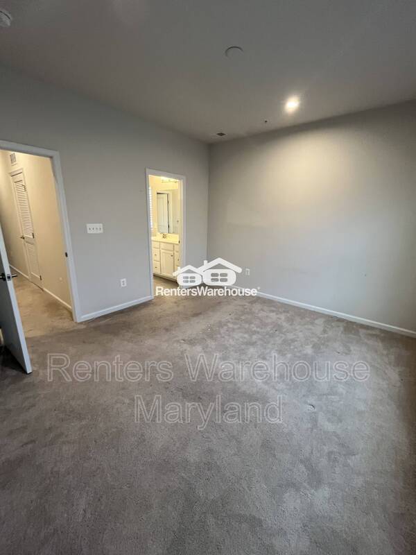 Building Photo - 201 S Macon St.