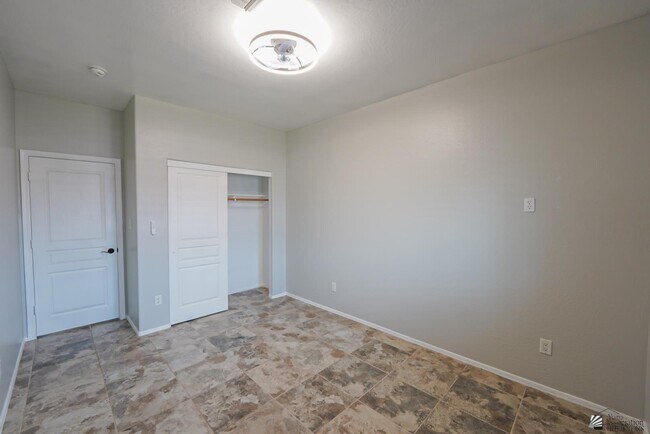 Building Photo - 4429 W 25th Ln