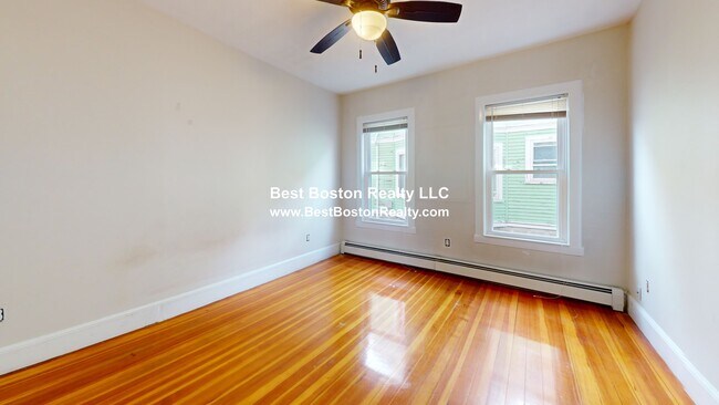 Building Photo - 11 Stanley Ave