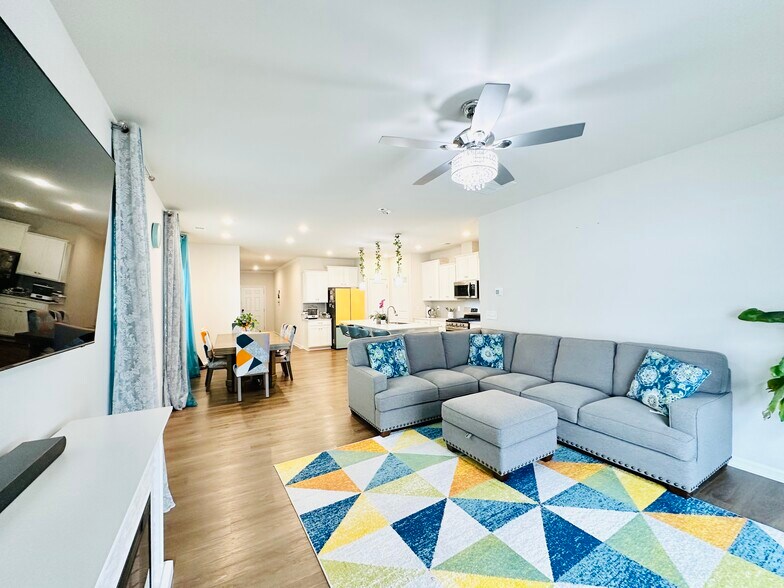 Building Photo - 5819 Soft Shell Dr