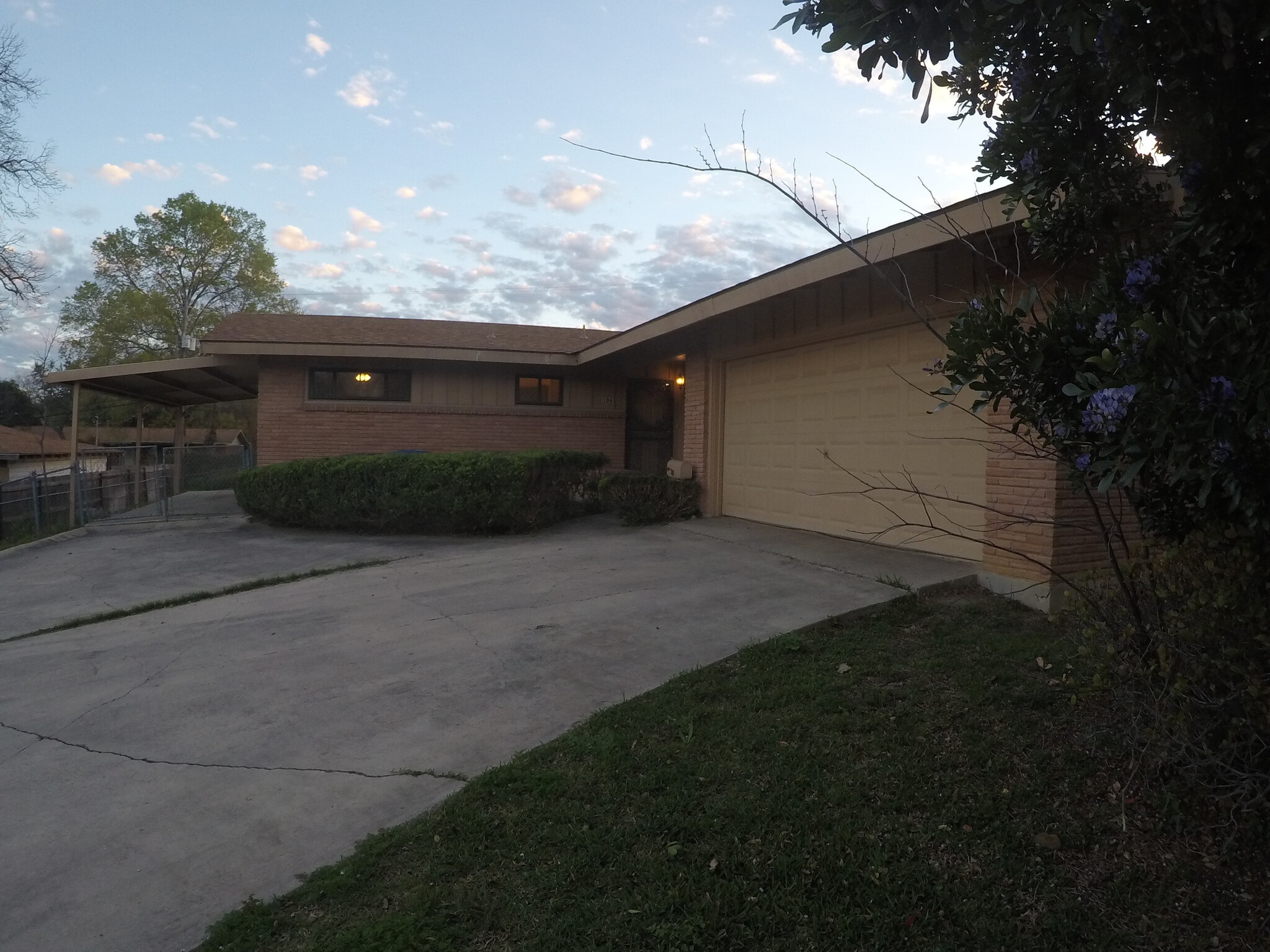 Building Photo - 106 Springwood Ln