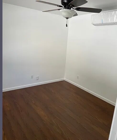 Building Photo - 1529 Mohawk St