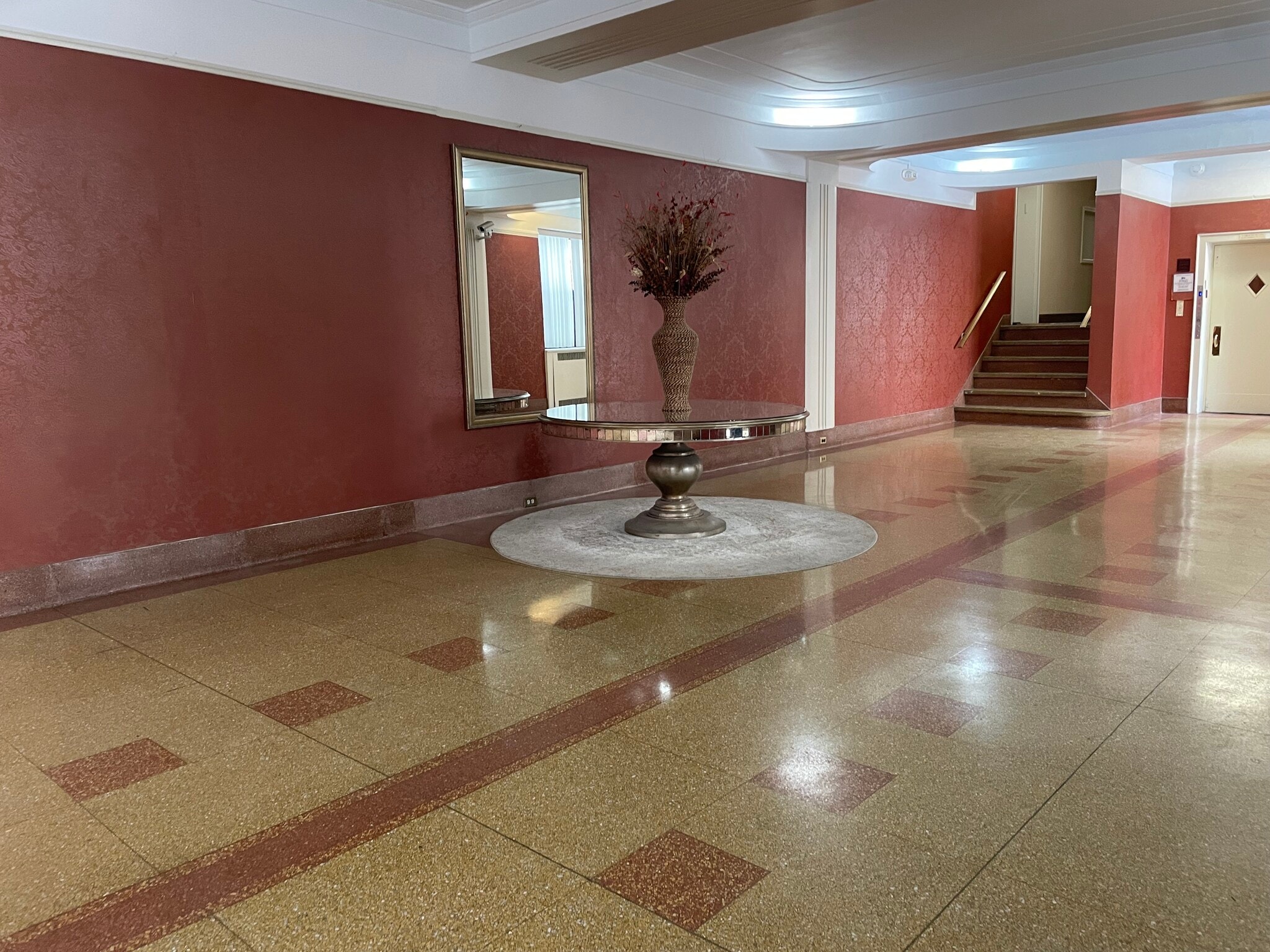 Building Photo - 210 Martine Ave