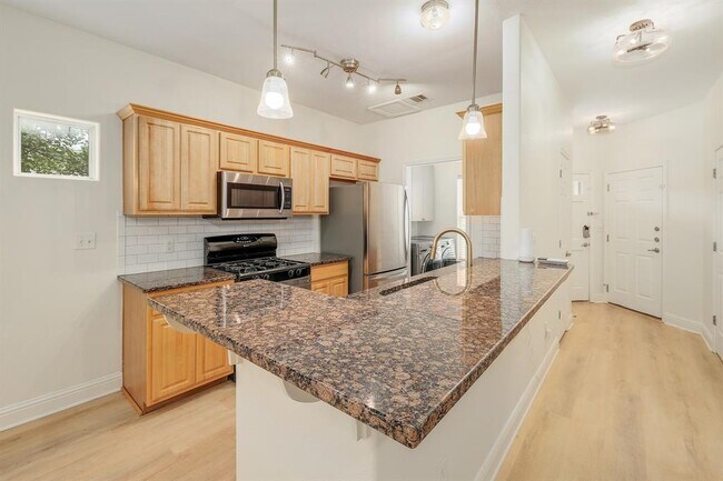 Building Photo - 4803 Pecan Springs Rd
