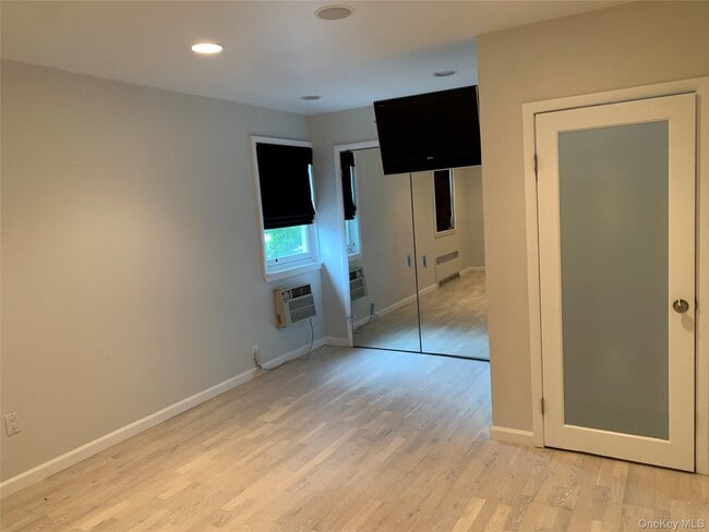 Building Photo - 19 Franklin Ave