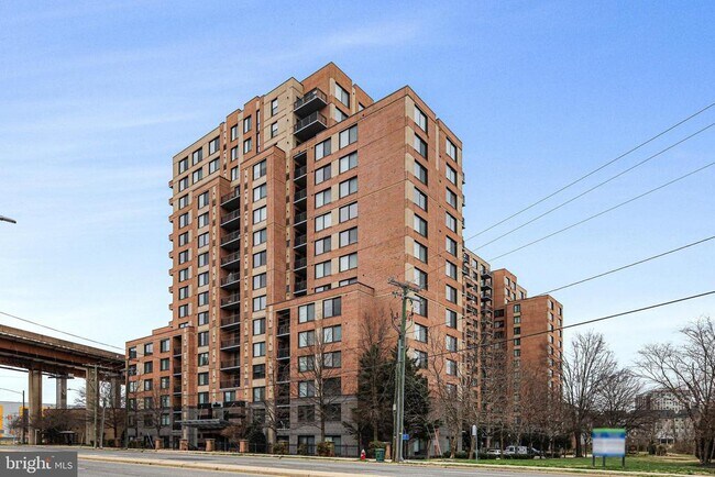 Building Photo - 2451 Midtown Ave