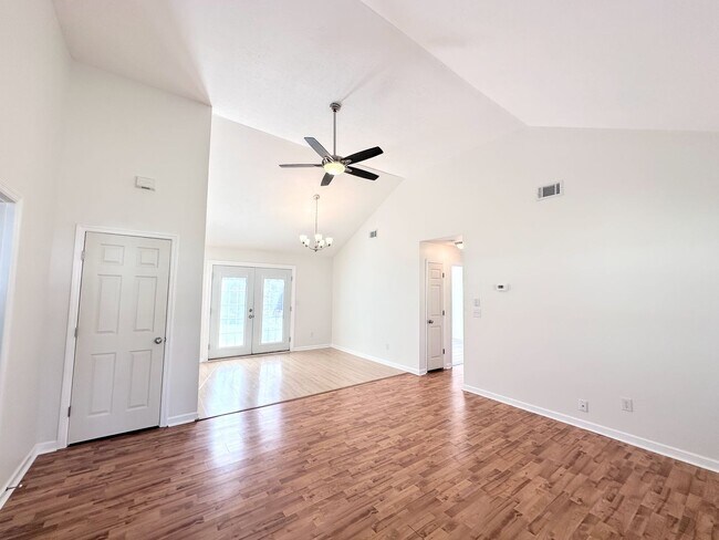 Building Photo - Branching Out in Laurel Oaks