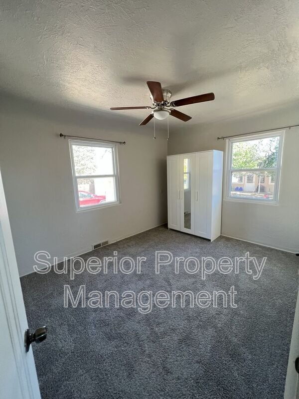 Building Photo - 222 Main St