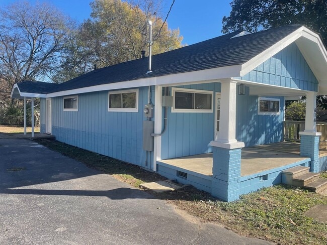 Primary Photo - 3 Bedroom 1 Bath Home Near Downtown Benton