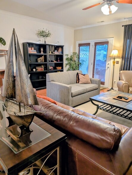 Building Photo - 711 Keystone Park Dr