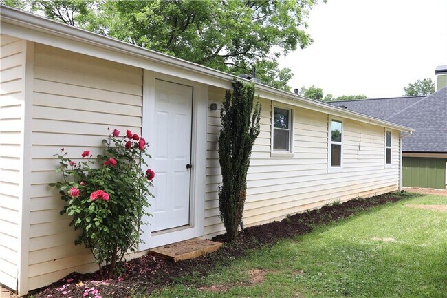 Building Photo - 3432 Gilleland Cir
