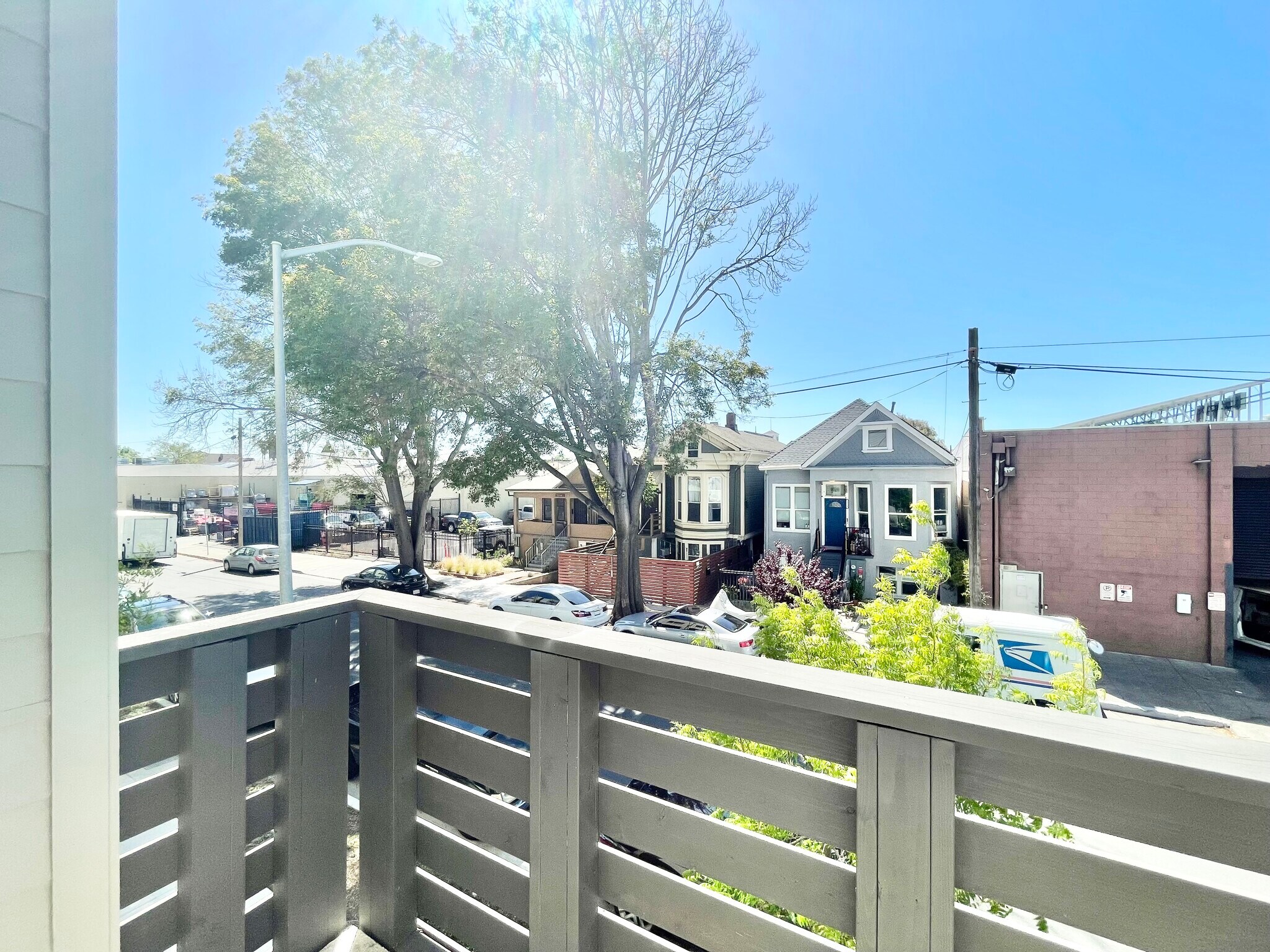 Balcony - 2374 Filbert St