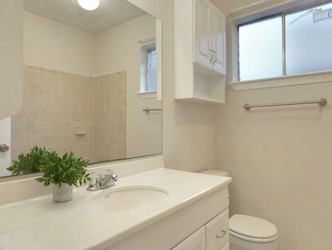 Building Photo - 16210 Cypress Point Dr