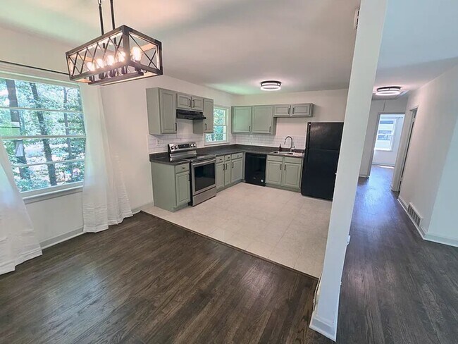 Building Photo - 2863 Catalina Dr