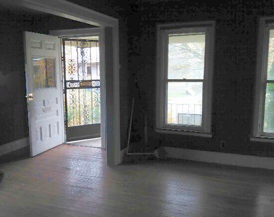 Building Photo - 503 E Utica St