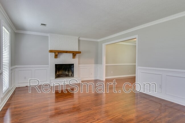 Building Photo - 493 Fairfield Way