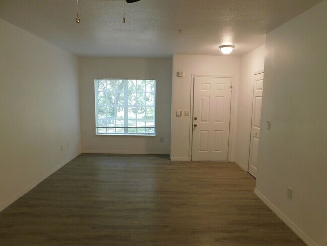 Building Photo - 2 Bed 2 Bath Split Plan Condo at Sunset Lake on Turkey Lake