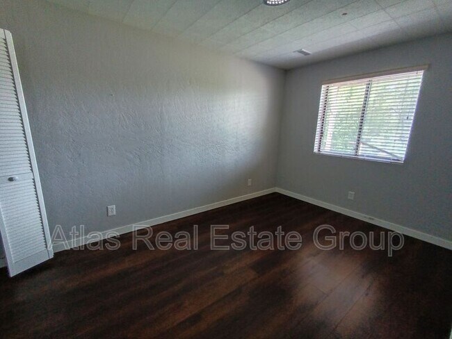 Building Photo - 7428 S 700 E