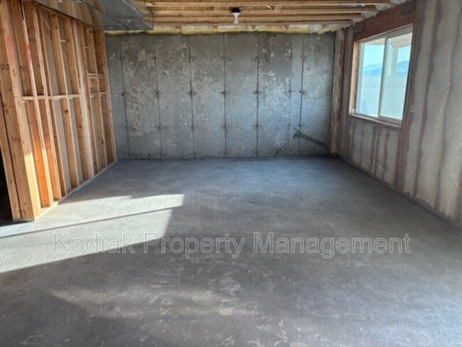 Building Photo - 2702 Blue Dawn Ln