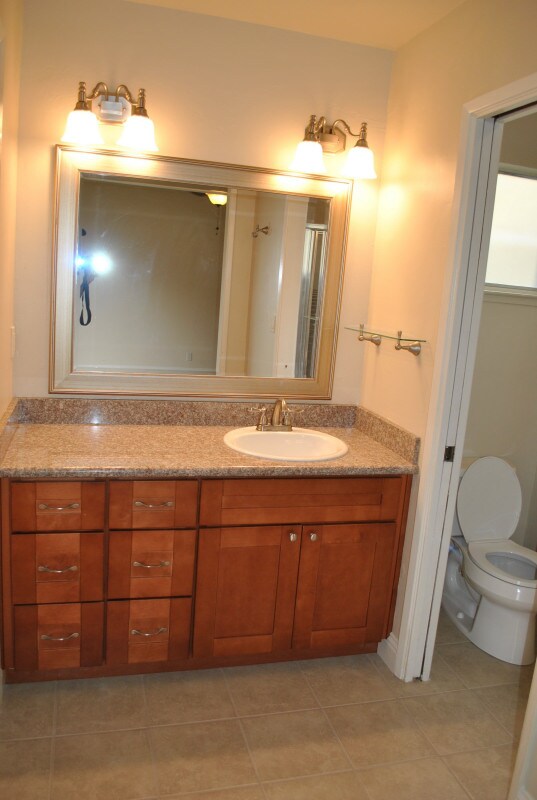 Building Photo - 778 Bend Ave