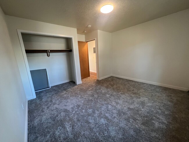 Building Photo - 2113 Gillam Way