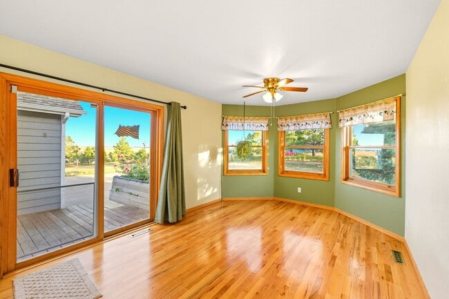 Building Photo - Peaceful Country 4 Bed, 3 Bath Home in Eli...