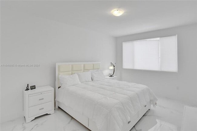 Building Photo - 10271 NW 72nd St