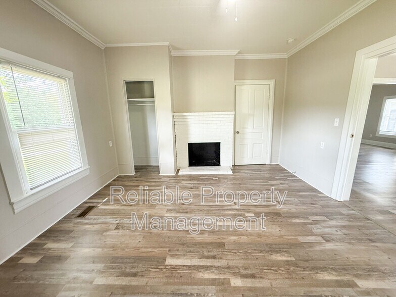 Building Photo - 7048 NC-210