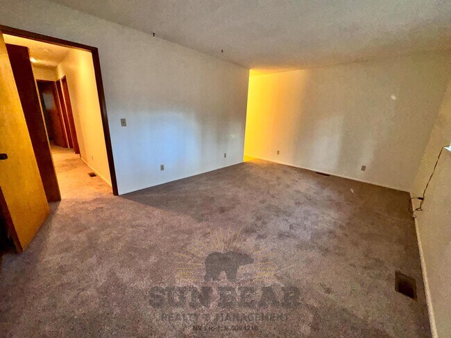 Building Photo - 3 Bedroom Mill Creek Home Available Now!