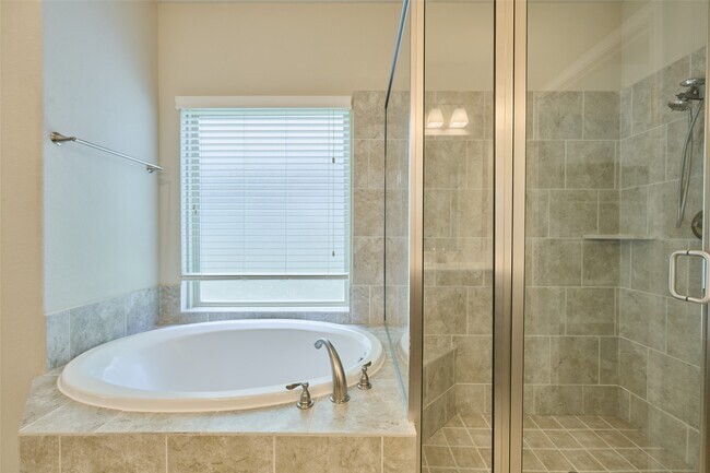 Building Photo - 103 Sunrise Haven Dr