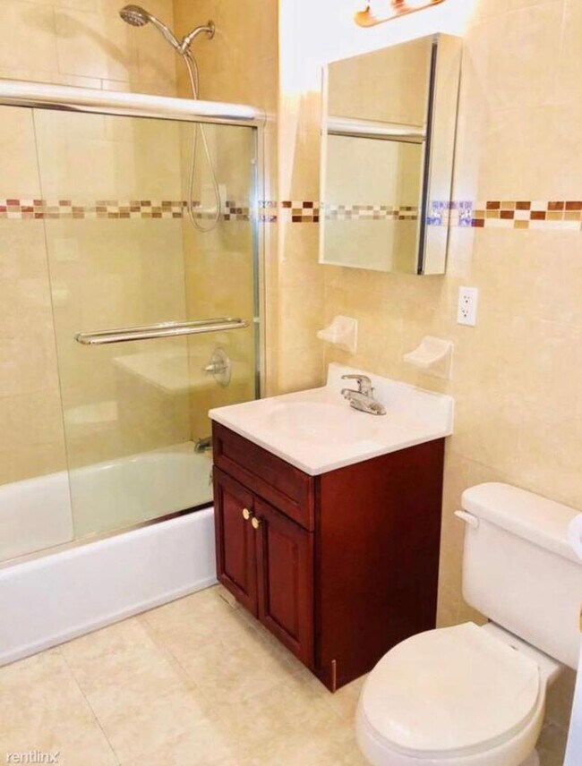 Building Photo - 71 Bay 28th St