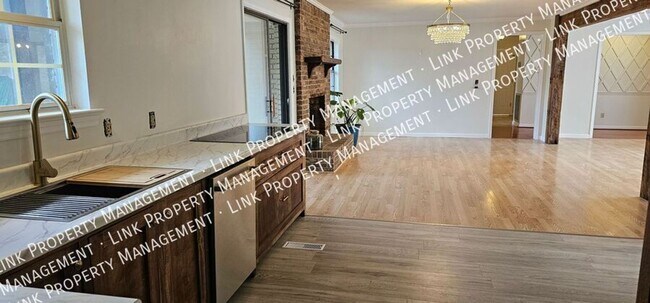 Building Photo - 9328 Berkshire Cir