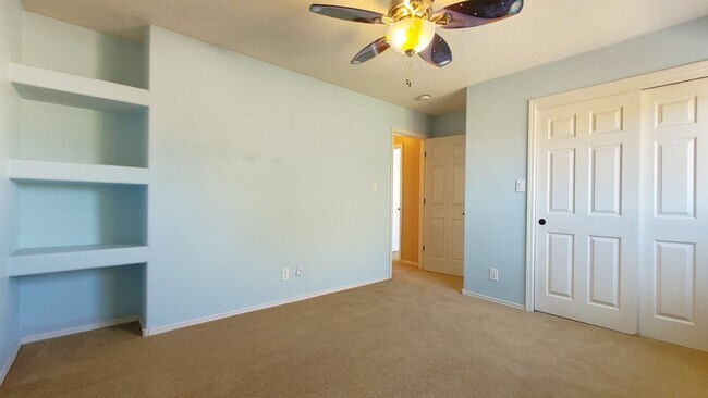 Building Photo - Magnificent 4 Bedroom, 2.5 Bath in Rio Rancho!