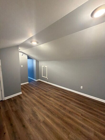 Building Photo - 1702 Bicknell Ave