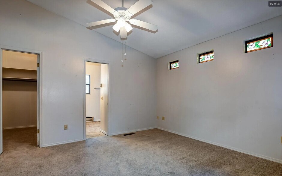 Building Photo - 4944 Summit Cir