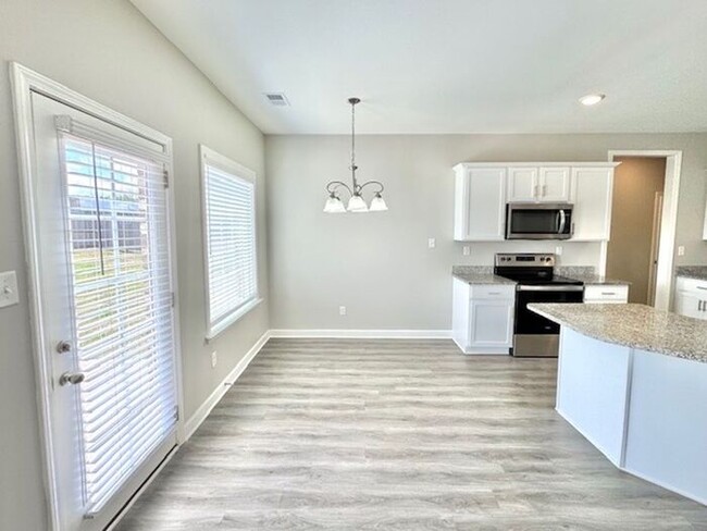 Building Photo - Now Leasing a 4-Bedroom 2.5 Bath Home in M...