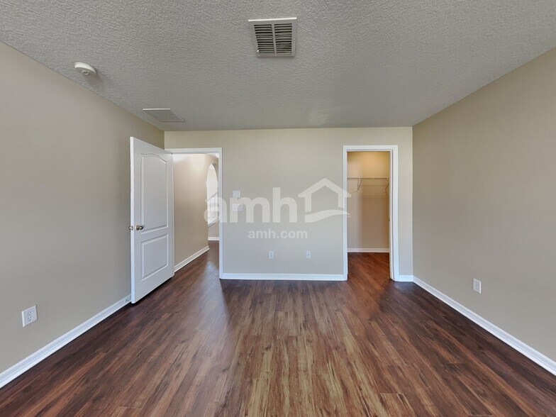 Building Photo - 366 Cabana View Way