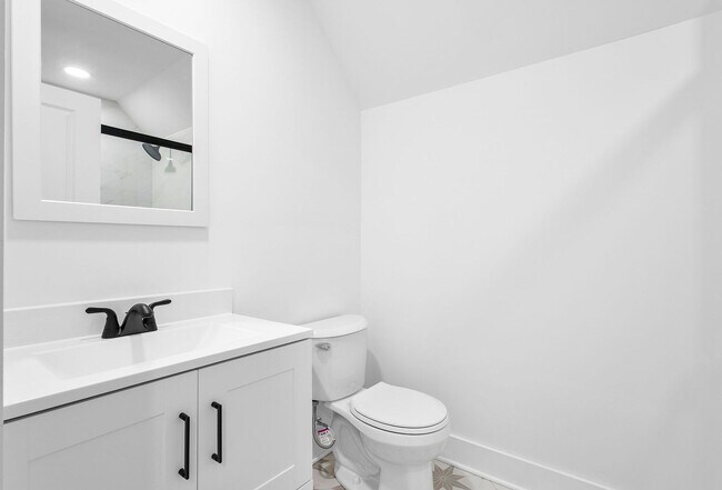 Building Photo - Brand New 4BR Luxury Home in Collington East