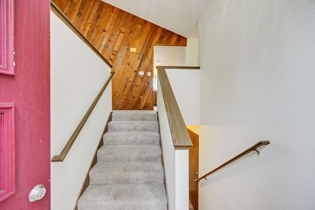 Building Photo - 4617 Basswood Ct SE