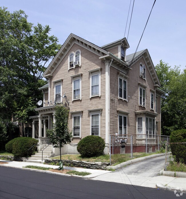 Primary Photo - 125-127 Moore St