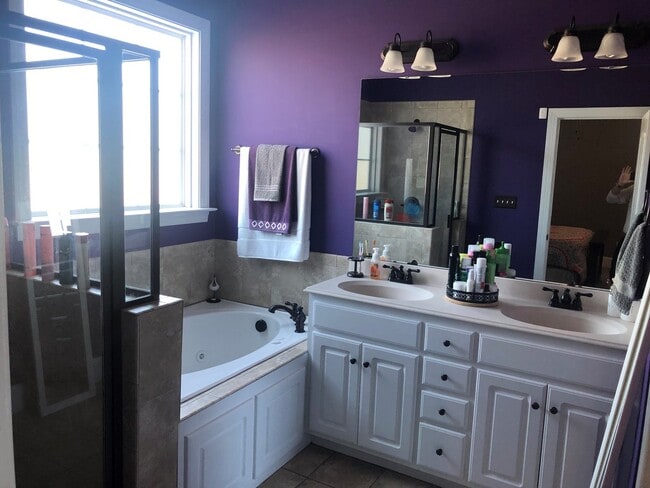 Building Photo - 3701 Ashford Dr NW