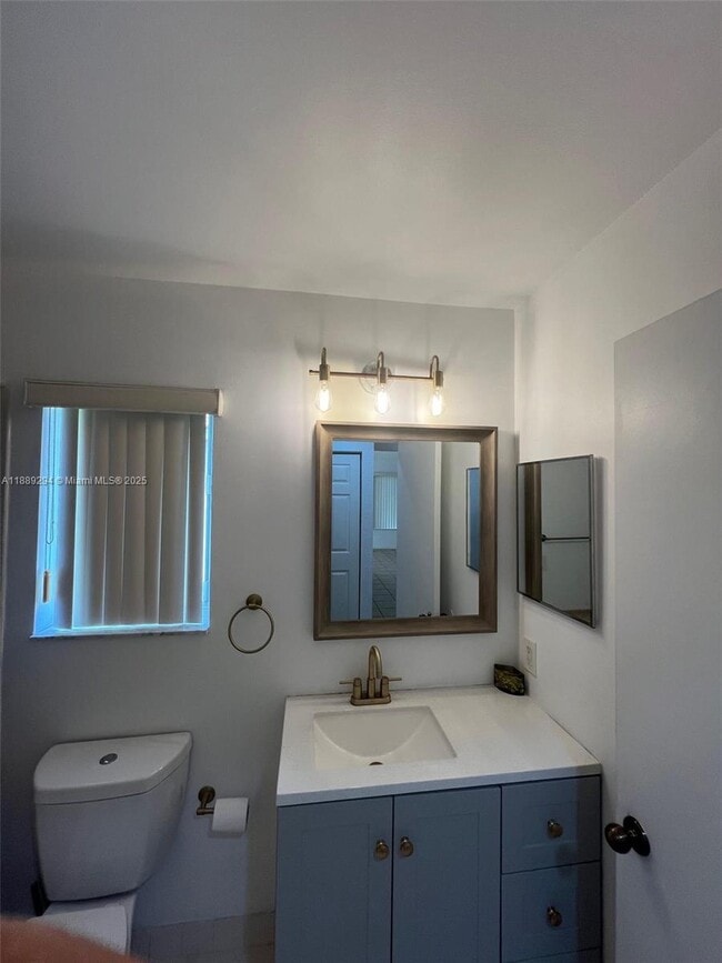 Building Photo - 894 Phoenix Way