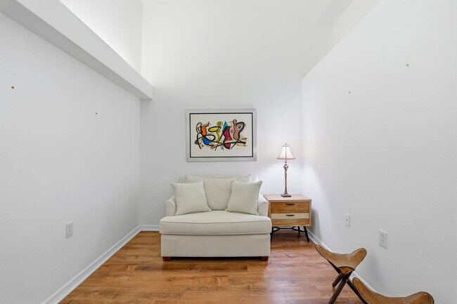 Building Photo - 4945 Cougar Ct S